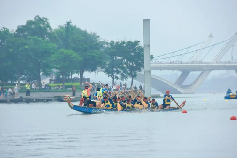 眾人劃槳開大船 百舸爭(zhēng)流千帆競(jìng) 雪浪環(huán)境龍舟隊(duì)再創(chuàng)佳績(jī)